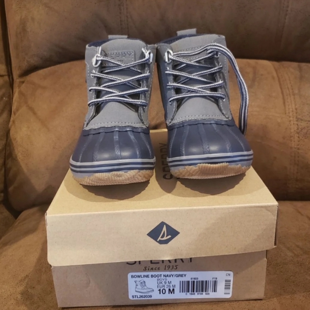 NIB  Sperry bowline boots  size  10